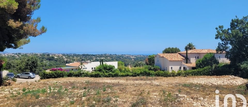 Terrain de 1 686 m² à Vence (06140)