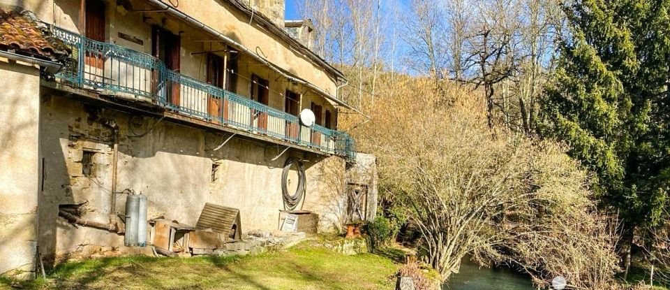 Village house 10 rooms of 180 m² in Palmas d'Aveyron (12310)