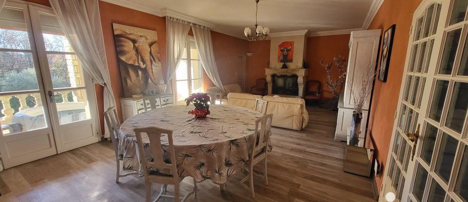 Maison 10 pièces de 350 m² à Alès (30100)