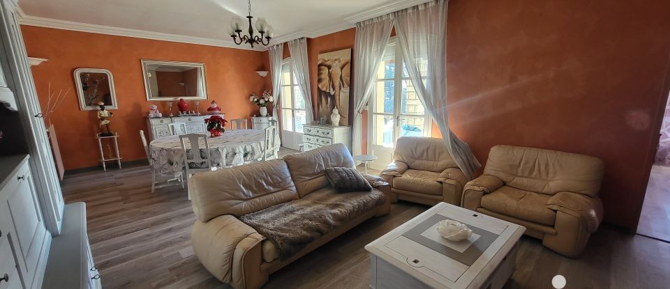 Maison 10 pièces de 350 m² à Alès (30100)