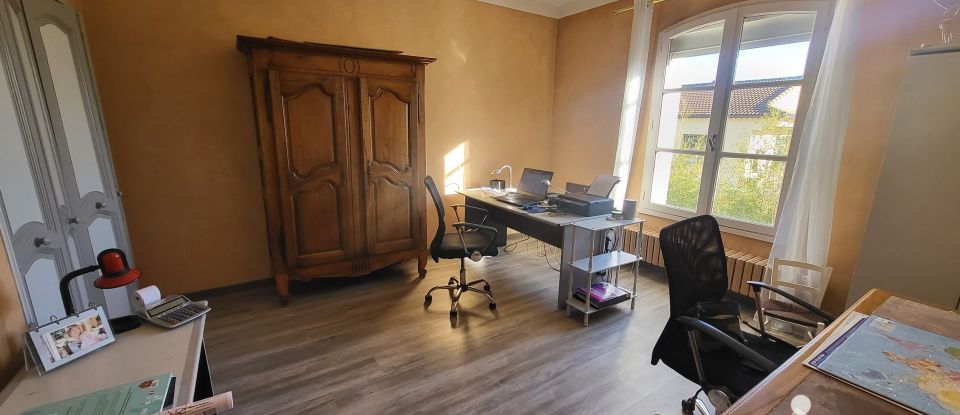 Maison 10 pièces de 350 m² à Alès (30100)