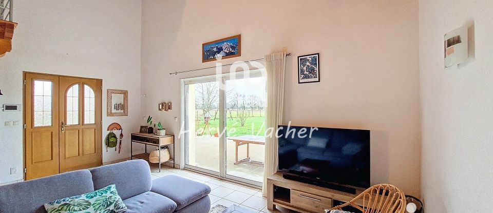 Traditional house 4 rooms of 138 m² in Sandrans (01400)