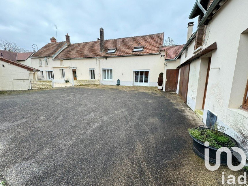 Country house 7 rooms of 296 m² in Barbonne-Fayel (51120)