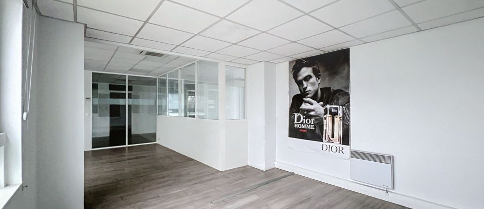 Murs commerciaux de 2 935 m² à Brie-Comte-Robert (77170)