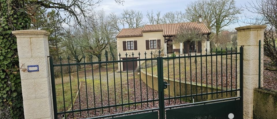 Maison de campagne 5 pièces de 87 m² à Le Montat (46090)