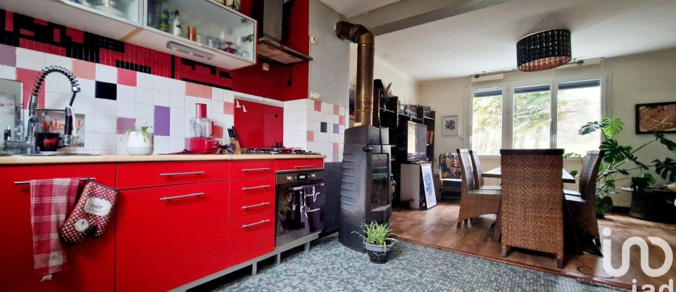 House 4 rooms of 77 m² in Saint-Germain-du-Salembre (24190)