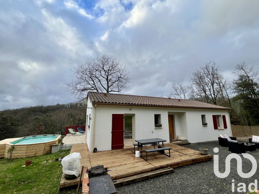 Maison traditionnelle 8 pièces de 165 m² à Carsac-Aillac (24200)