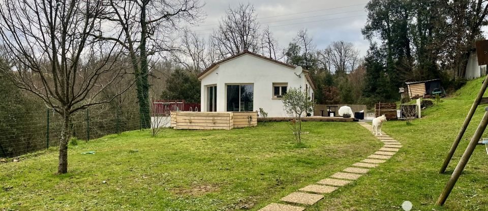 Maison traditionnelle 8 pièces de 165 m² à Carsac-Aillac (24200)