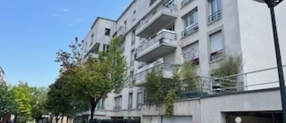 Apartment 2 rooms of 45 m² in Saint-Denis (93200)