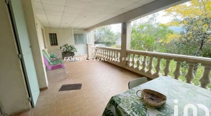 House 9 rooms of 175 m² in Six-Fours-les-Plages (83140)