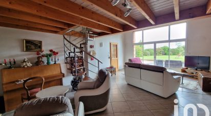 Maison 10 pièces de 360 m² à Grosbreuil (85440)