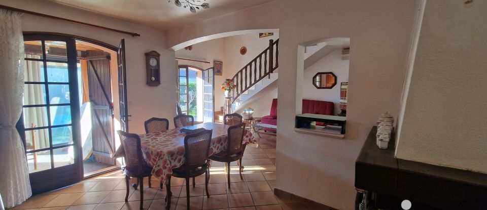 House 4 rooms of 109 m² in Six-Fours-les-Plages (83140)