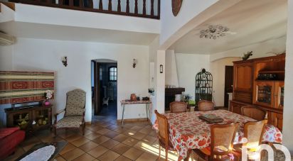 House 4 rooms of 109 m² in Six-Fours-les-Plages (83140)