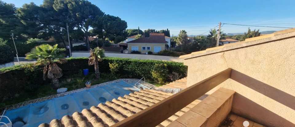 House 4 rooms of 109 m² in Six-Fours-les-Plages (83140)