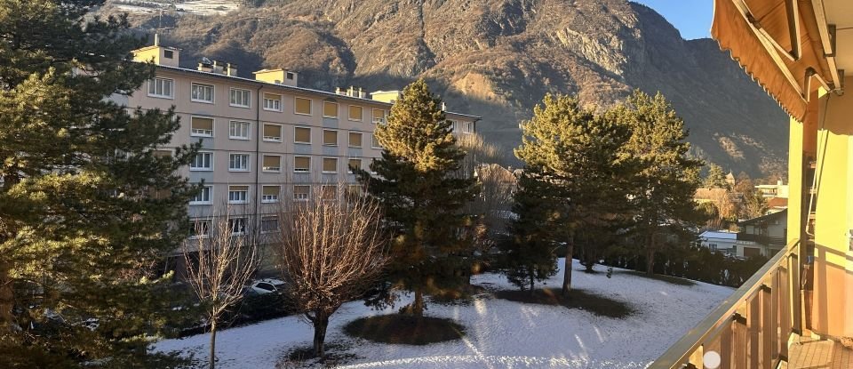 Apartment 3 rooms of 77 m² in Saint-Jean-de-Maurienne (73300)