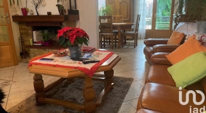 Traditional house 7 rooms of 177 m² in Morangis (91420)