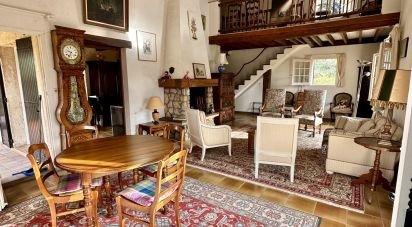 Traditional house 5 rooms of 127 m² in Grasse (06130)