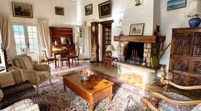 Traditional house 5 rooms of 127 m² in Grasse (06130)