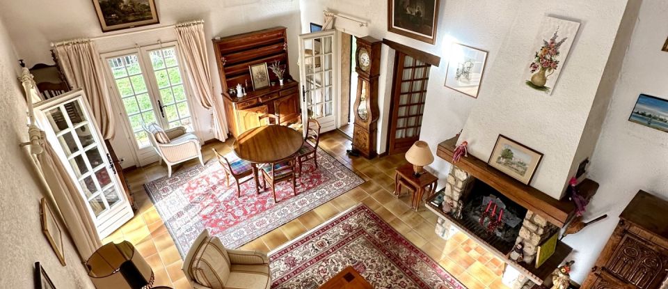 Traditional house 5 rooms of 127 m² in Grasse (06130)