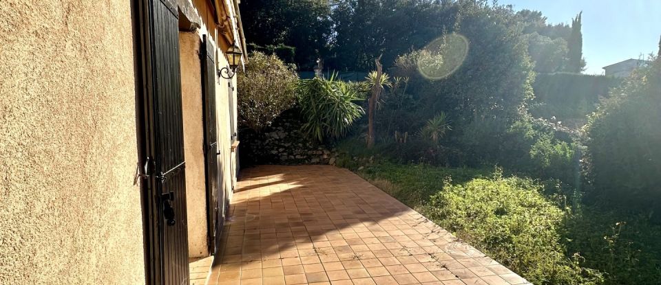 Traditional house 5 rooms of 127 m² in Grasse (06130)