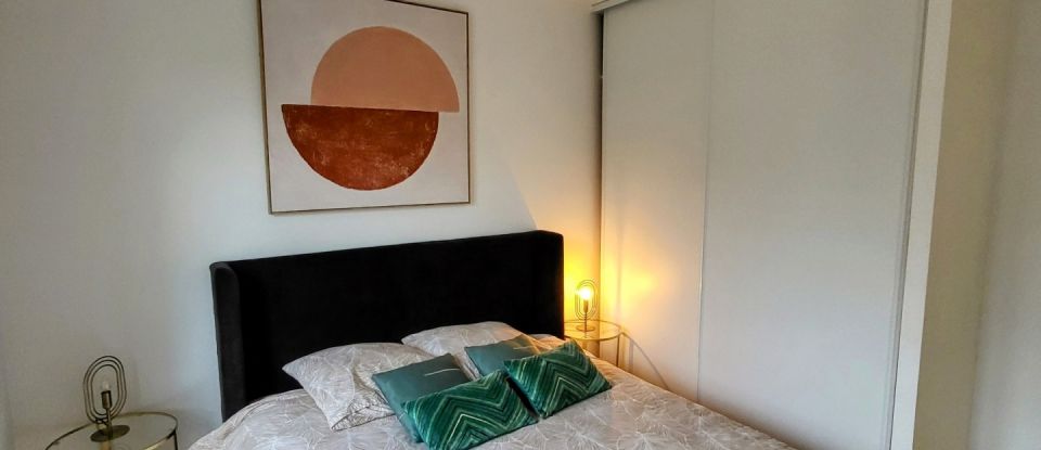 Apartment 3 rooms of 67 m² in Paris (75012)