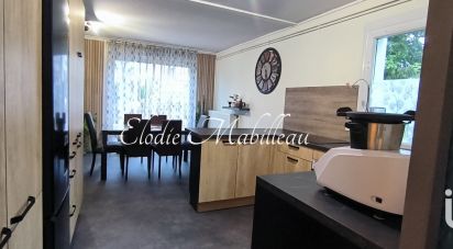 Apartment 3 rooms of 72 m² in Avrillé (49240)