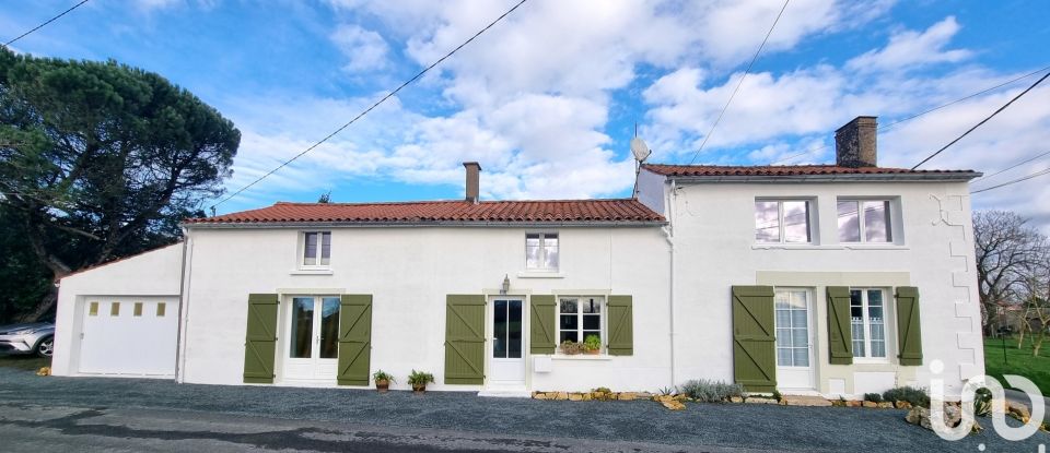 Maison traditionnelle 5 pièces de 153 m² à Saint-Martin-Lars-en-Sainte-Hermine (85210)