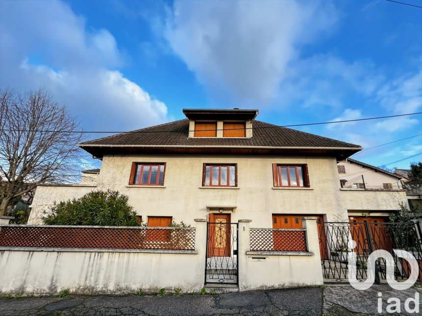 Maison traditionnelle 7 pièces de 200 m² à Sarcelles (95200)