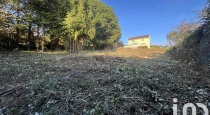 Land of 1,083 m² in Montereau-Fault-Yonne (77130)