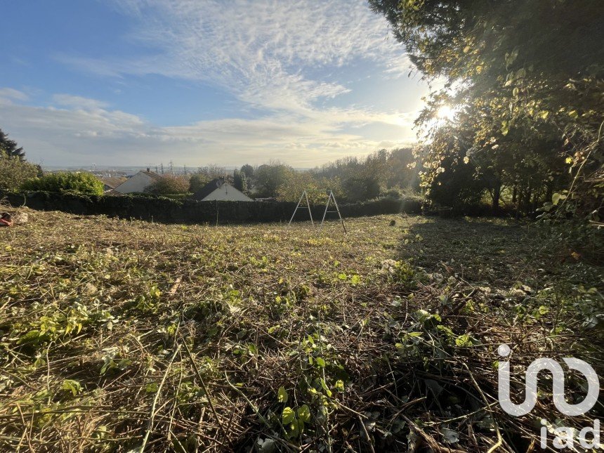 Land of 1,083 m² in Montereau-Fault-Yonne (77130)