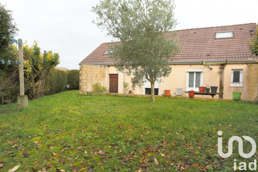 House 4 rooms of 100 m² in Beaumont-sur-Oise (95260)