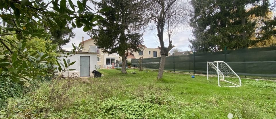 Maison traditionnelle 7 pièces de 158 m² à Moissy-Cramayel (77550)