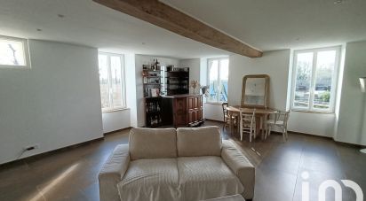 Traditional house 5 rooms of 155 m² in Genouillé (17430)