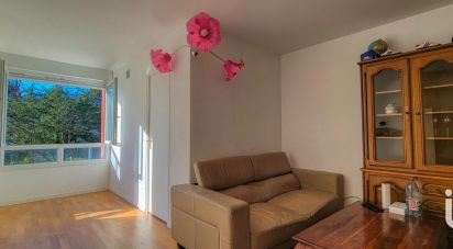 Apartment 3 rooms of 65 m² in Les Mureaux (78130)