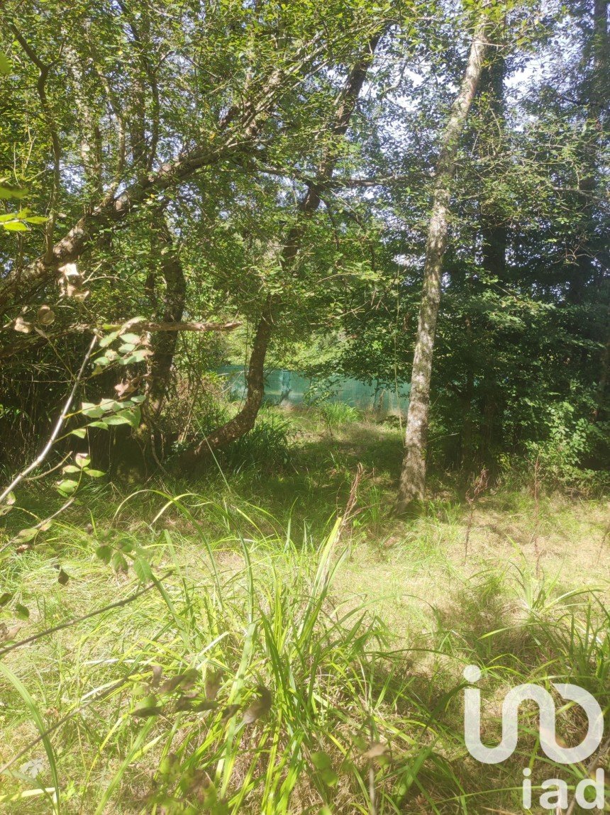 Land of 1,161 m² in Saint-Sulpice-et-Cameyrac (33450)