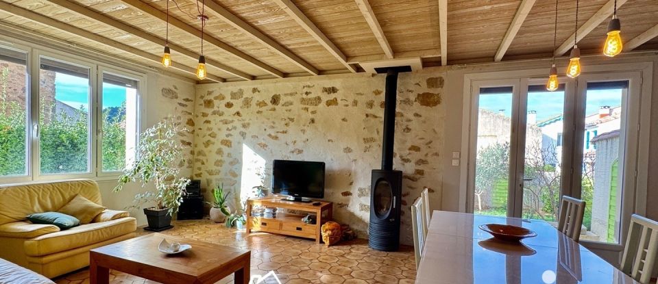 Traditional house 4 rooms of 105 m² in Saint-André-de-Roquelongue (11200)