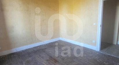 Appartement 4 pièces de 95 m² à Saint-Éloy-les-Mines (63700)