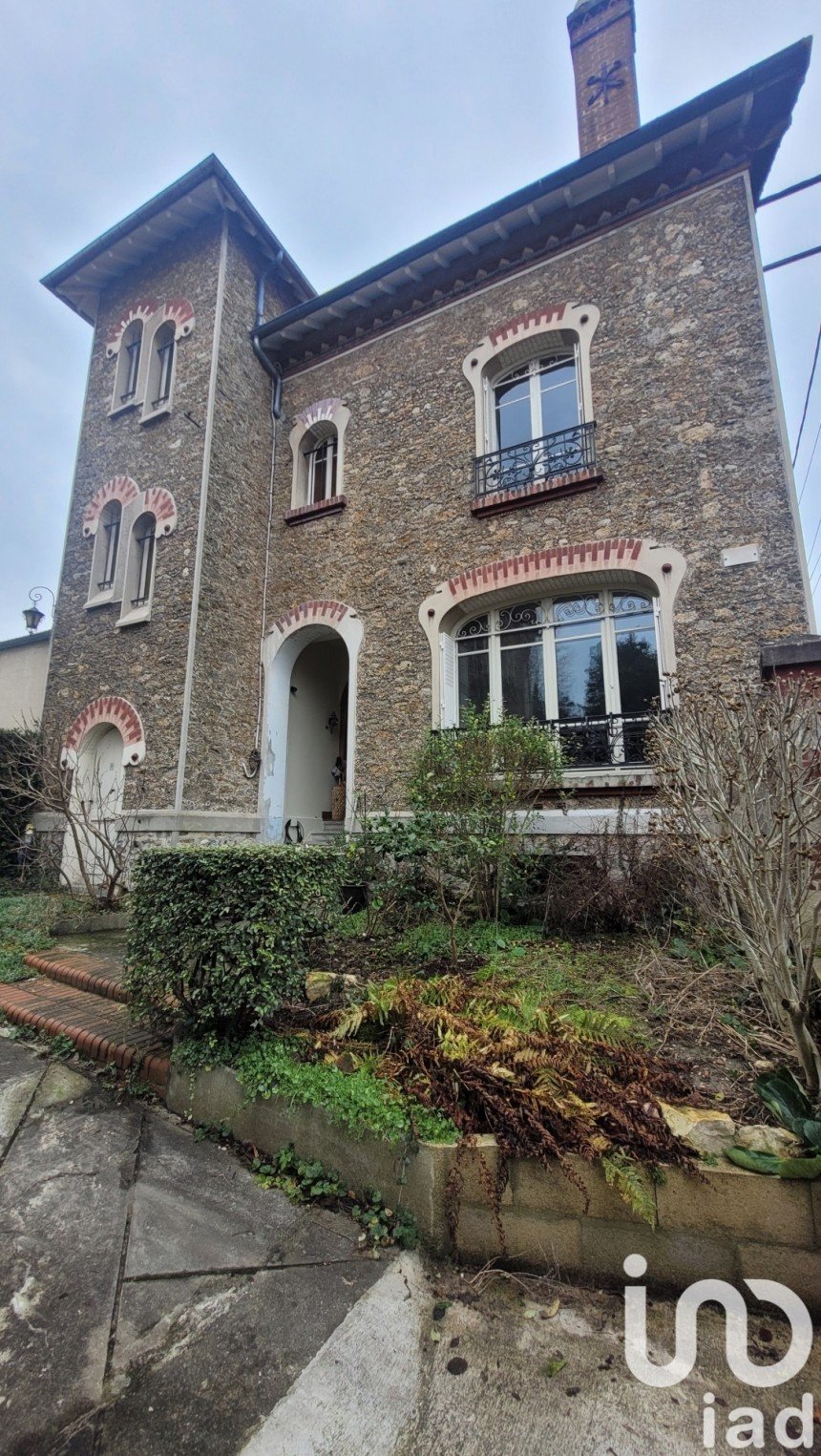 Maison 7 pièces de 210 m² à Lagny-sur-Marne (77400)