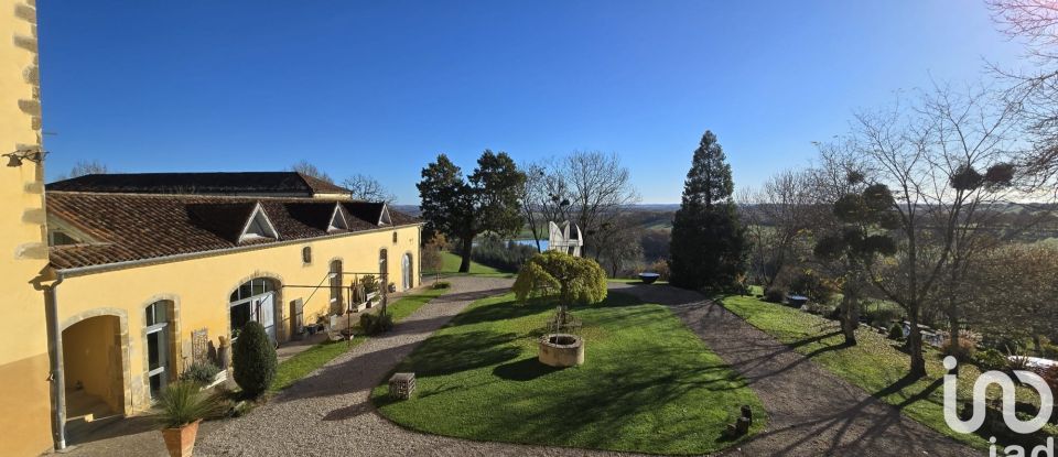 Castle 32 rooms of 1,540 m² in Lupiac (32290)