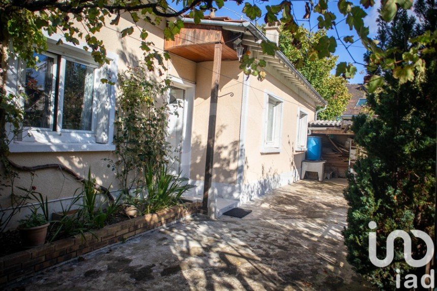 House 3 rooms of 63 m² in Ozoir-la-Ferrière (77330)