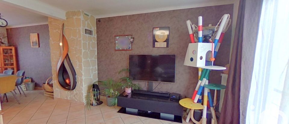 Traditional house 6 rooms of 150 m² in Villeneuve-le-Roi (94290)