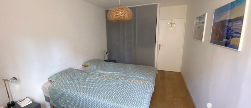 Apartment 3 rooms of 76 m² in Marseille (13007)