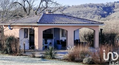 House 6 rooms of 210 m² in Vitrac (24200)