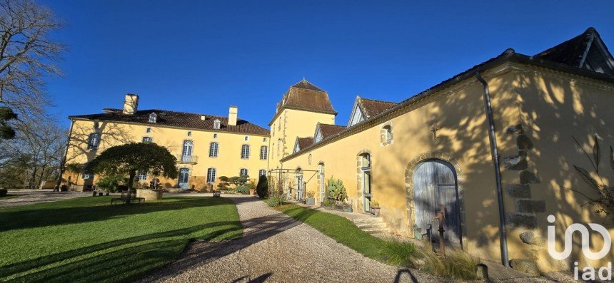 Castle 32 rooms of 1,540 m² in Lupiac (32290)