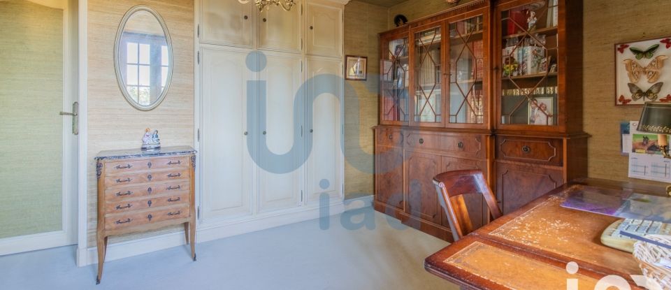 Traditional house 5 rooms of 120 m² in Yerres (91330)