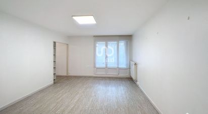 Apartment 3 rooms of 69 m² in Reims (51100)