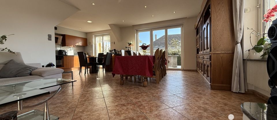 Maison 7 pièces de 220 m² à Burnhaupt-le-Bas (68520)