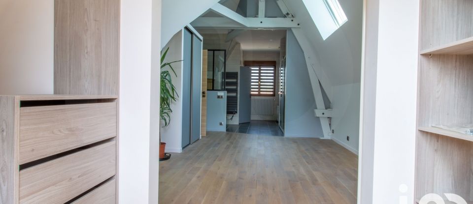 Maison traditionnelle 7 pièces de 165 m² à Fleury-les-Aubrais (45400)