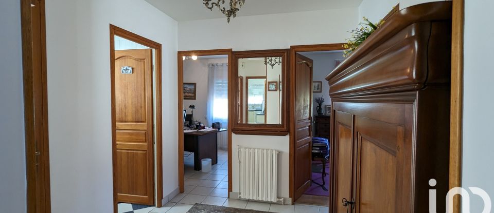 Traditional house 6 rooms of 138 m² in Royan (17200)