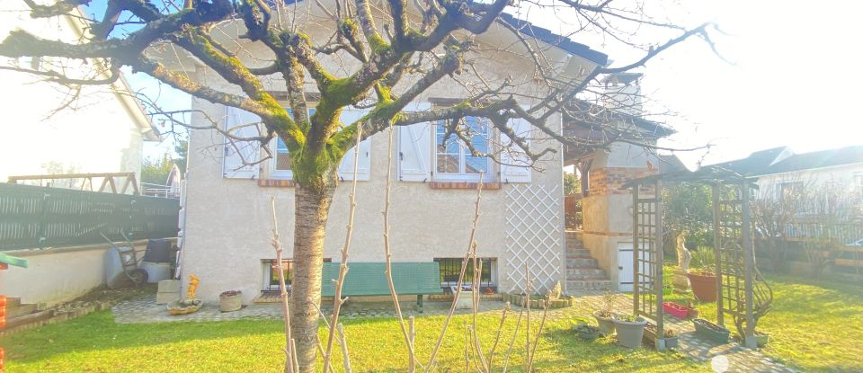 Traditional house 6 rooms of 140 m² in Savigny-sur-Orge (91600)